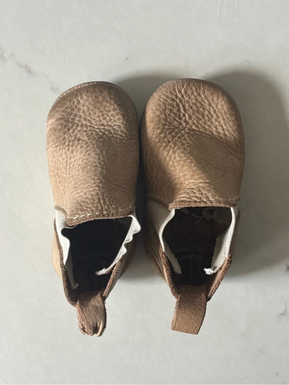 Freshly picked Kids Chelsea Boot in weathered Brown - Soft sole. Size 3